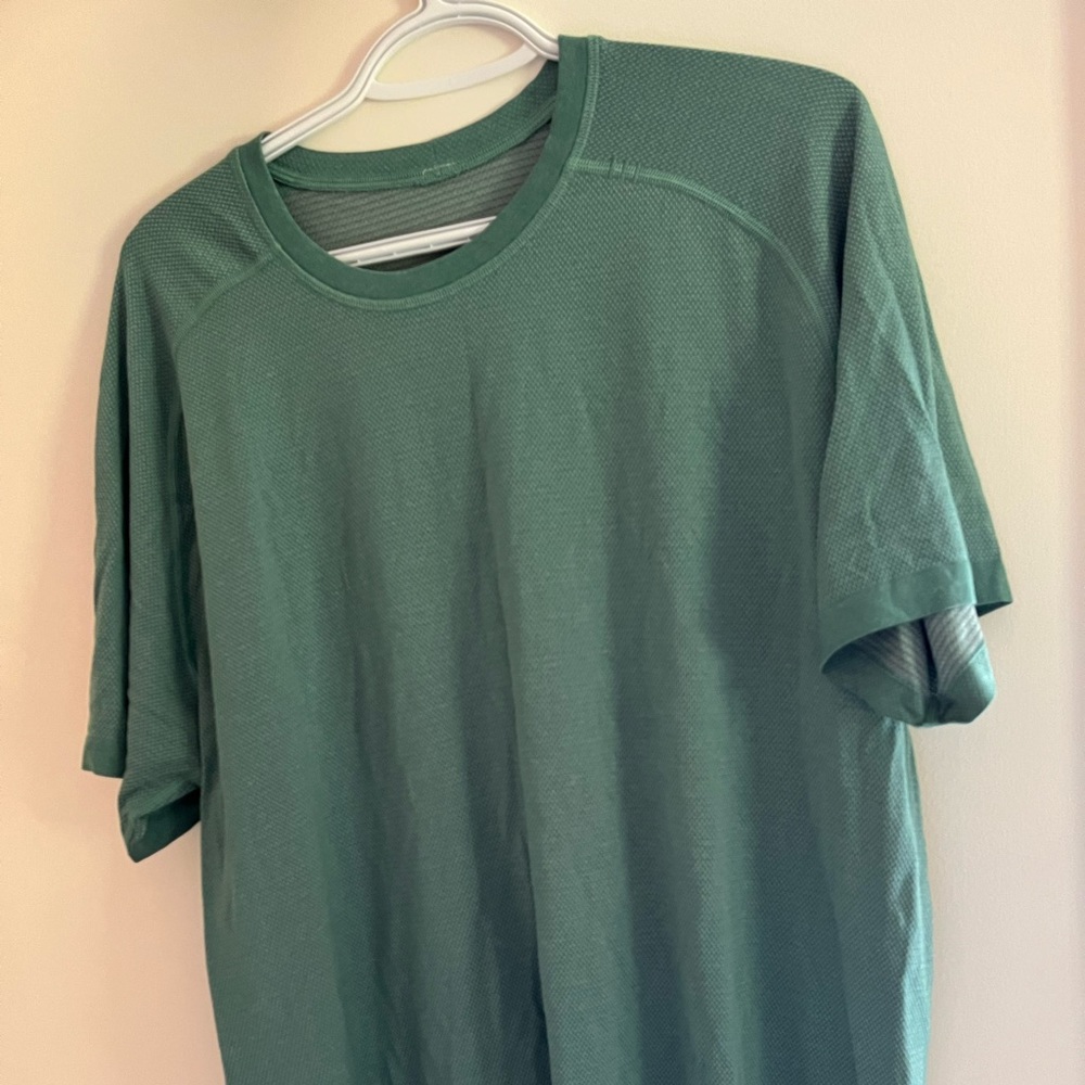 Athletic shirt